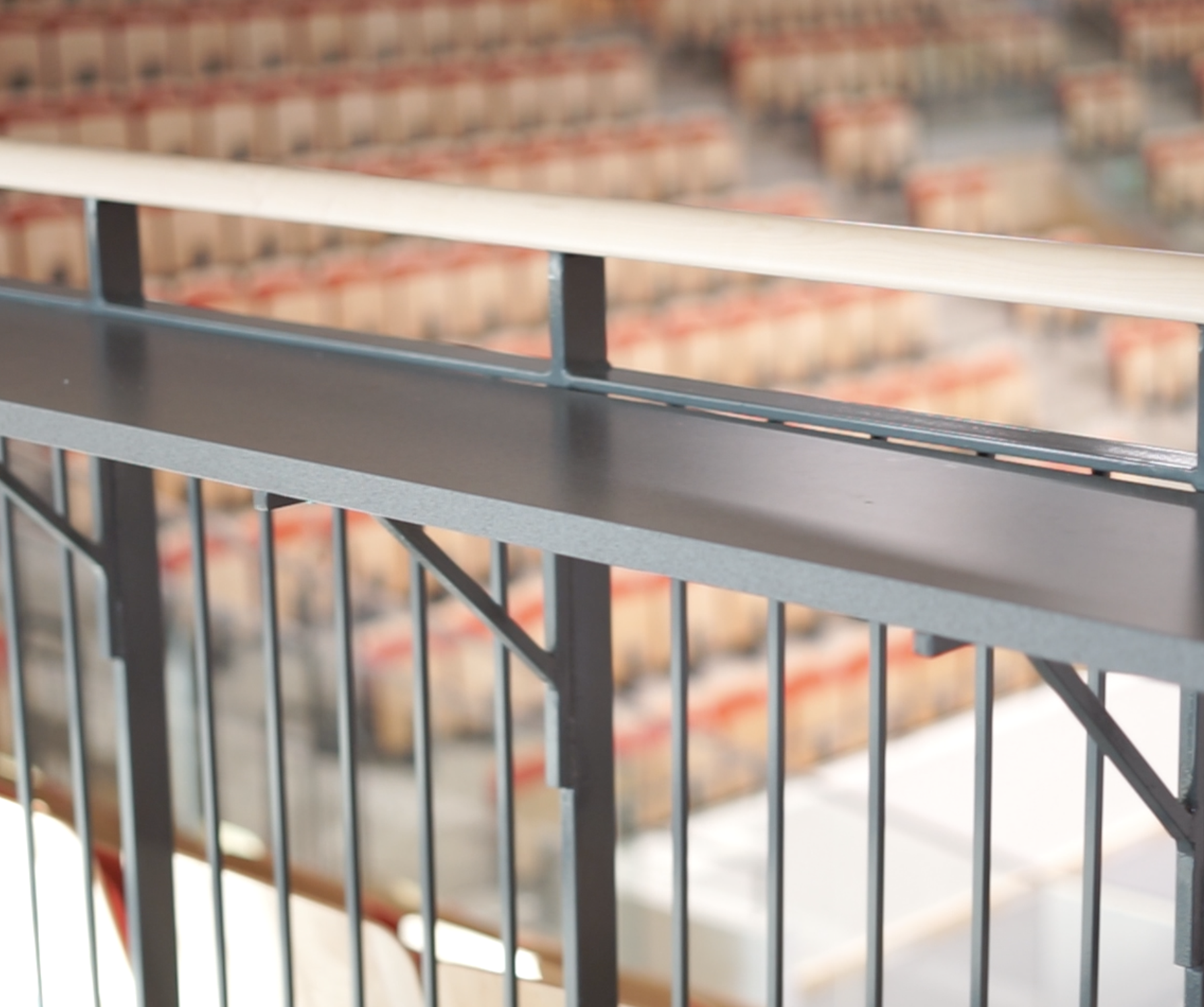 Räcke med avlastningshylla - 