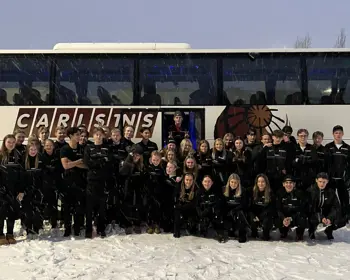 SDF-trupp framför buss mot SM 2023