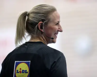Glad Tjejdomare