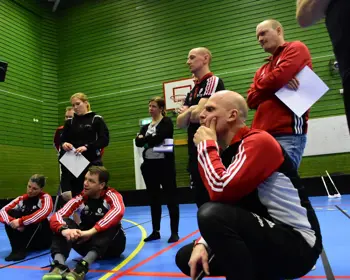 Ledare Lyssnar På Instruktör