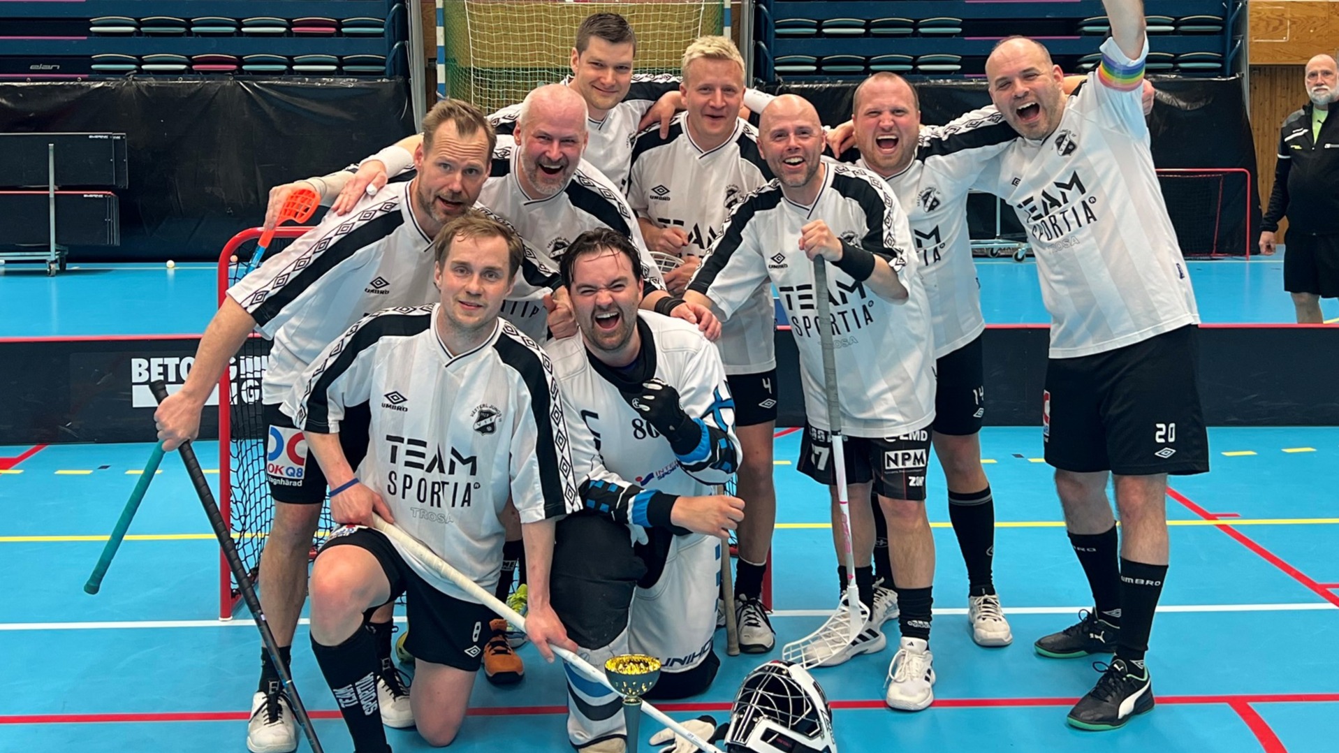 Upp Med Laget Header